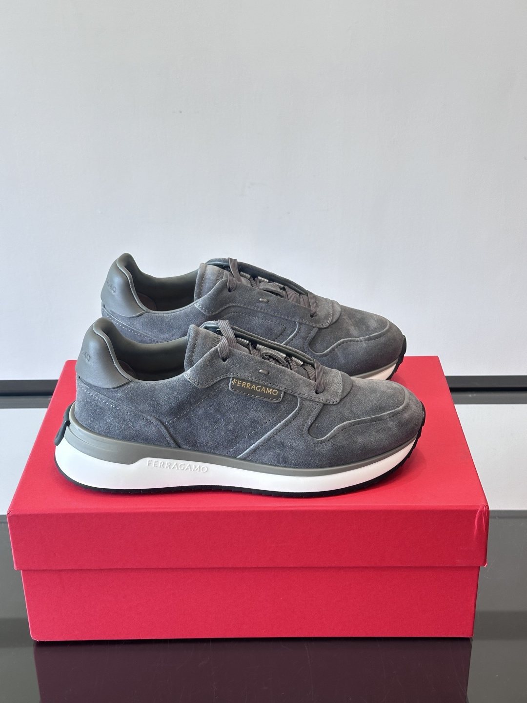 Ferragamo Men's Low-Top Lace-Up Sneakers