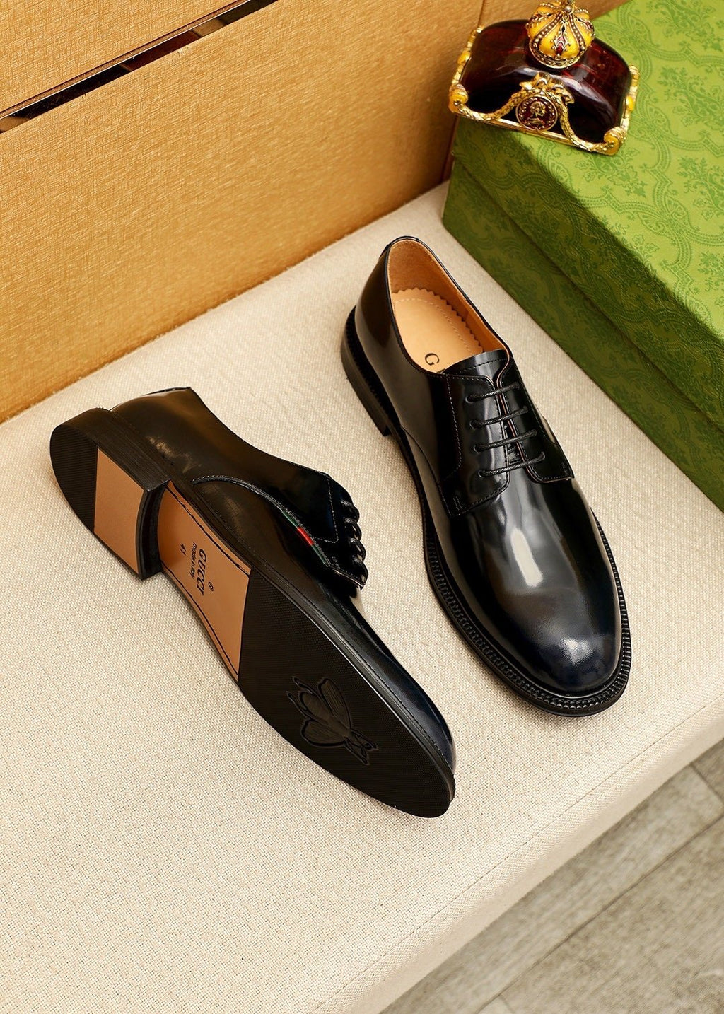 Gucci Stripe Lace-Up Dress Shoes